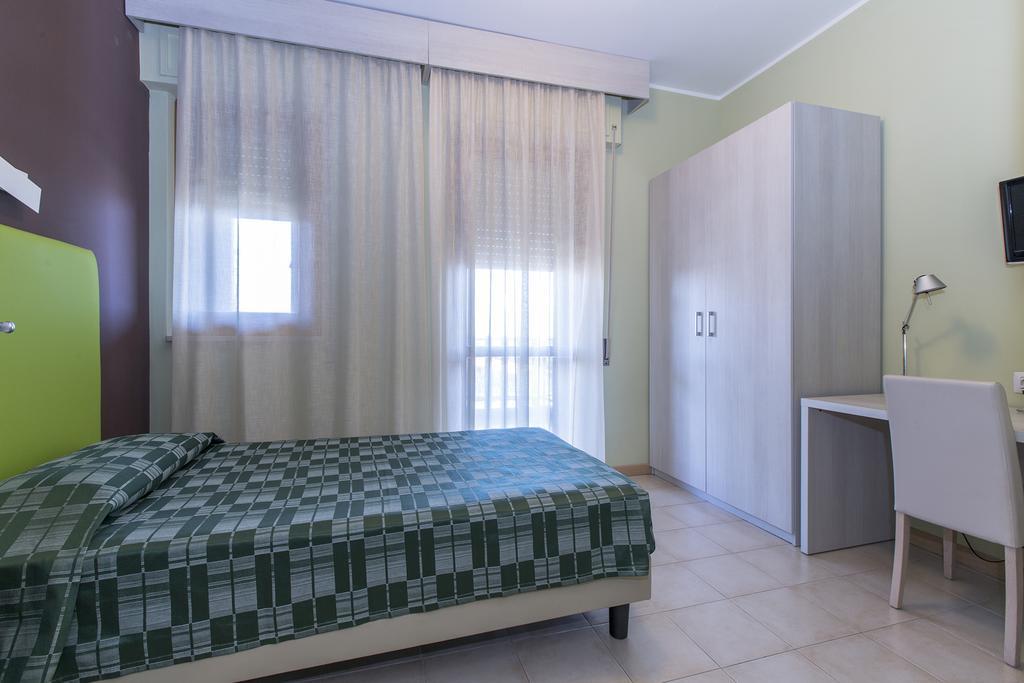 Hotel Residence Ulivi E Palme Cagliari Exterior foto