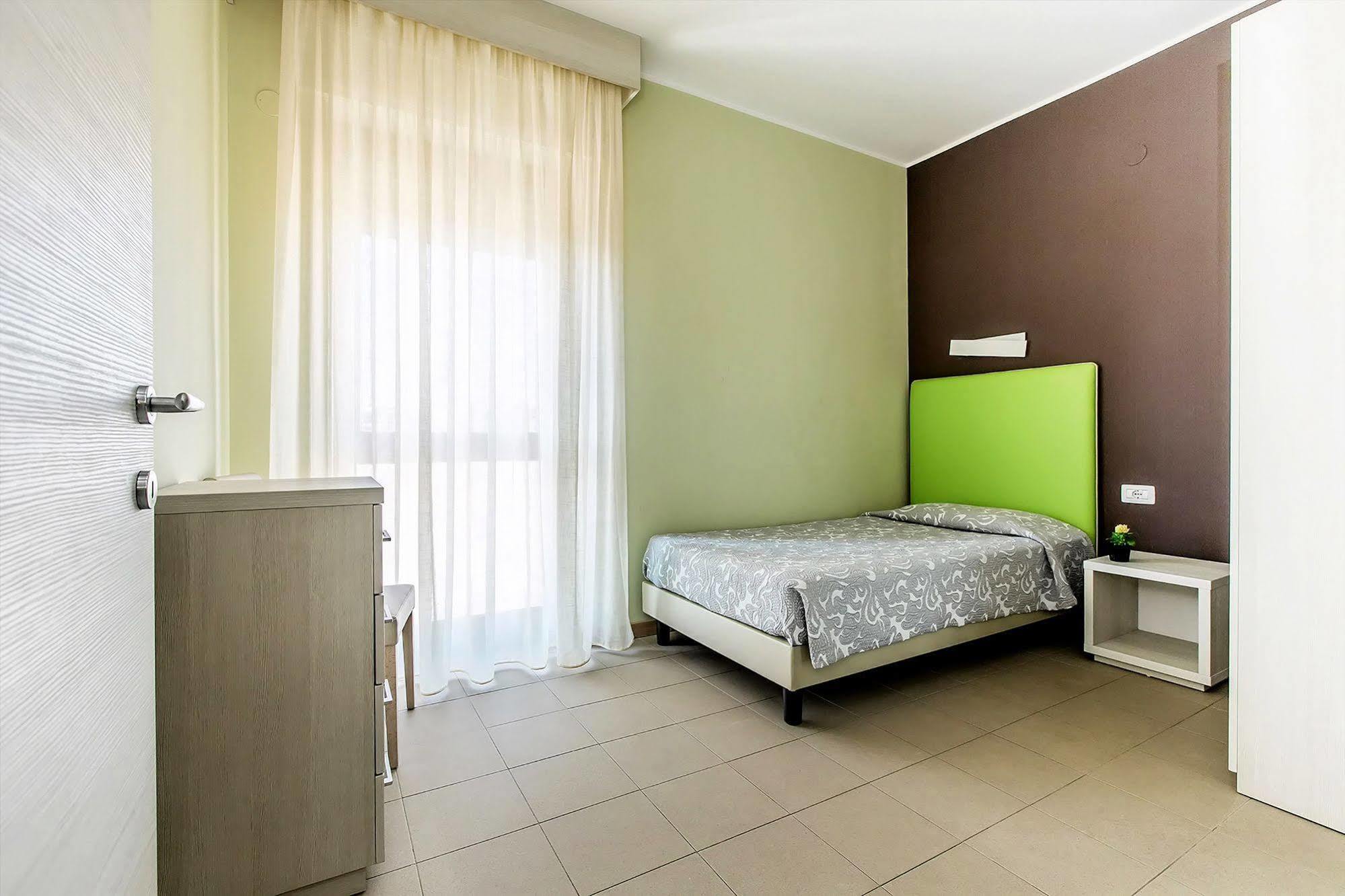 Hotel Residence Ulivi E Palme Cagliari Exterior foto